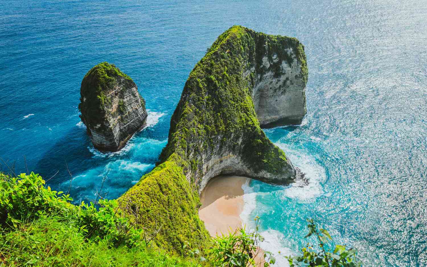 Pelingking-Beach-Nusa-Penida-TWNTYFVBALI0718-f01f7cfdeac84923a3dc983d1eb04e97.jpg