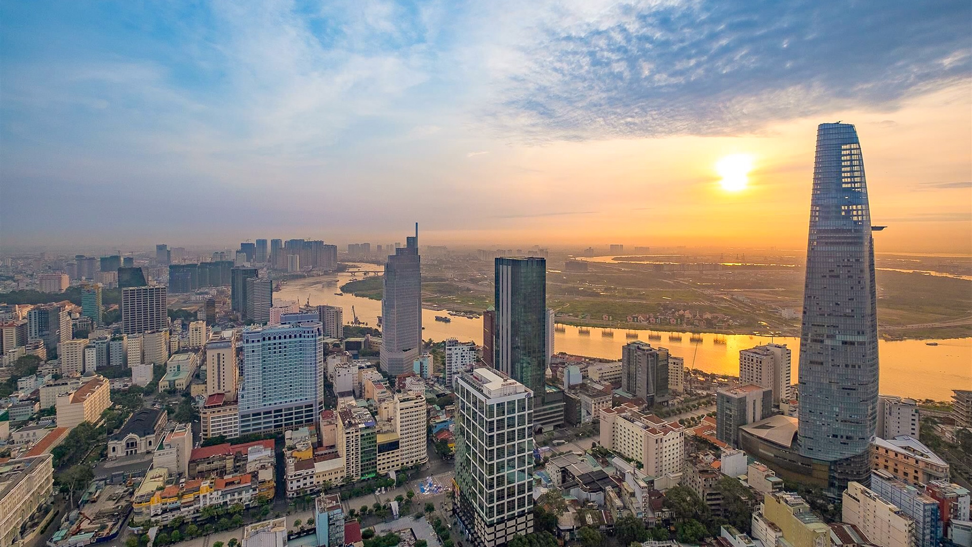 sunset-on-saigon-river.jpg